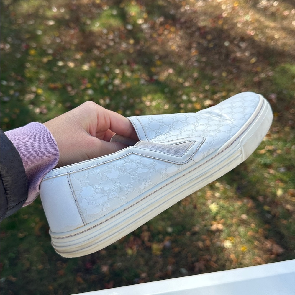 Gucci White Microguccissima Pattern Leather Sneakers w free  Gucci wristlet - Picture 13 of 16